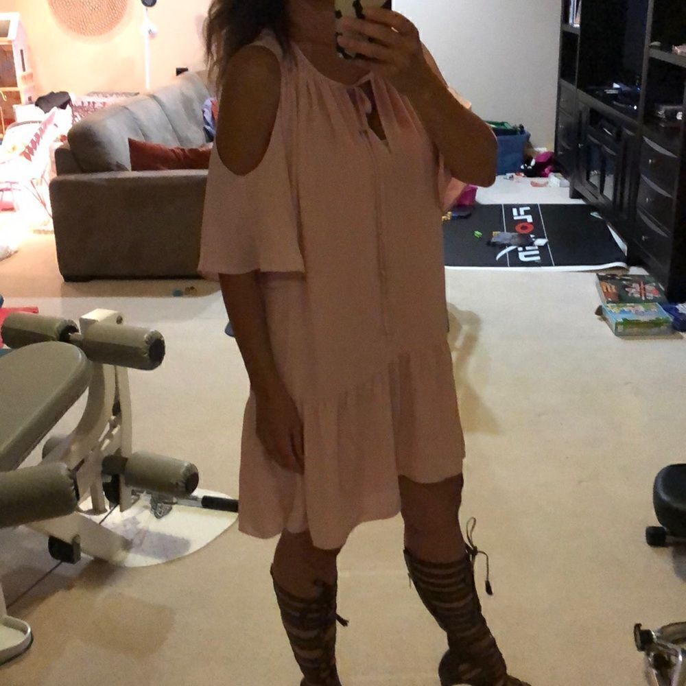 Amanda Uprichard blush babydoll cold should dress. - Picture 5 of 8
